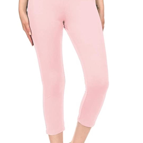 NWOT- Blush colored Capri Leggings fits Medium-Large - Picture 2 of 3
